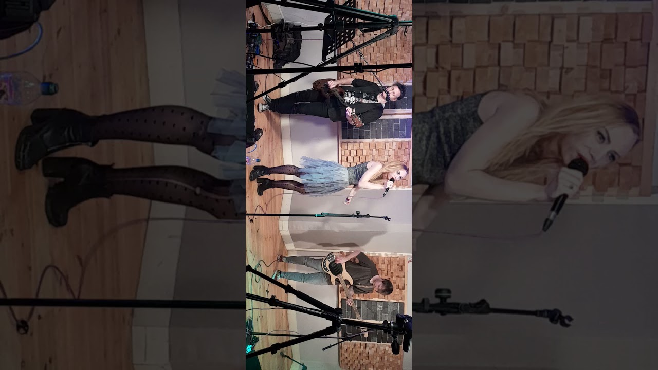 Healthy Junkies. Stakeout Studios. December 2020. Je Suis Free.