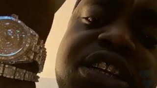 Peewee longway talks about that curfew money and pulls out 100k worth