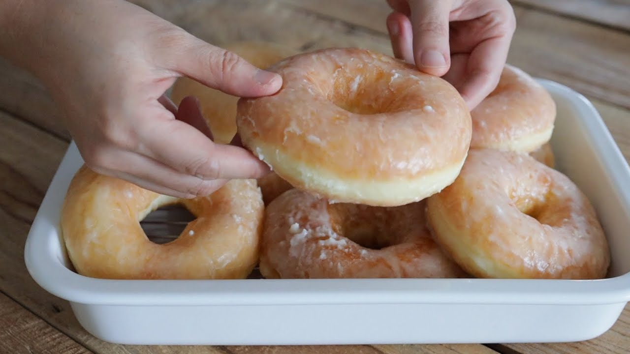 Best Glazed Yeast Donut Fry Off - The Pancake Princess