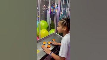 Daughter gets mad after loosing arcade game and does this #shorts