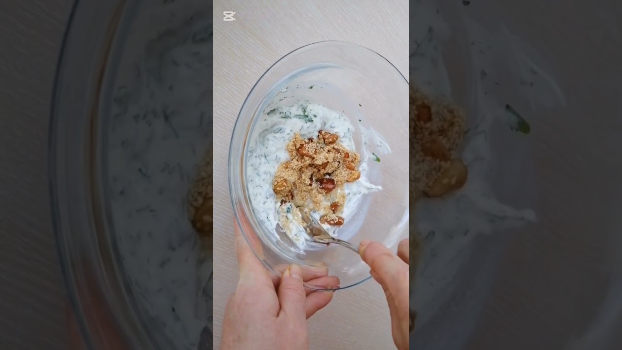 Bir Kaşıkta Aşık Olacaksınız! En Farklı sarımsaklı susamlı Yoğurtlu Meze Tarifi 💛 Bir Kaşıkta Aşık Olacaksınız! En Farklı sarımsaklı susamlı Yoğurtlu Meze Tarifi 💛