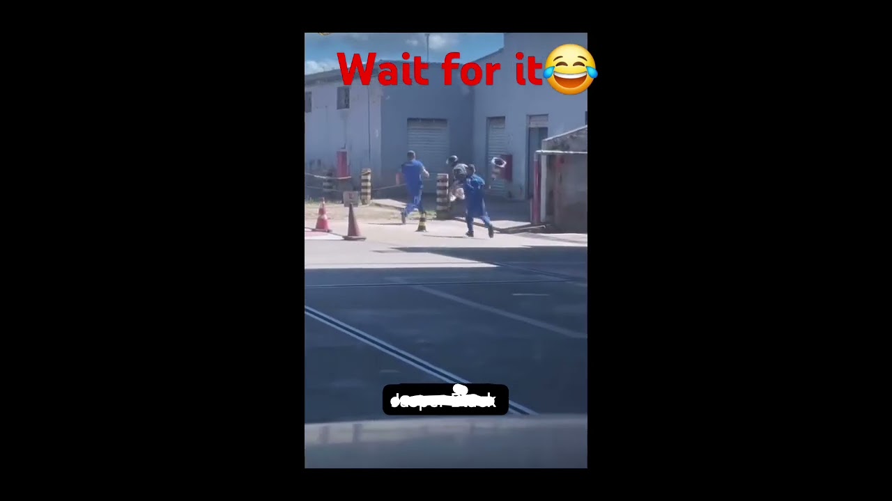 we were all ready to catch him buh he left us pushing the shadow 🤣 😂