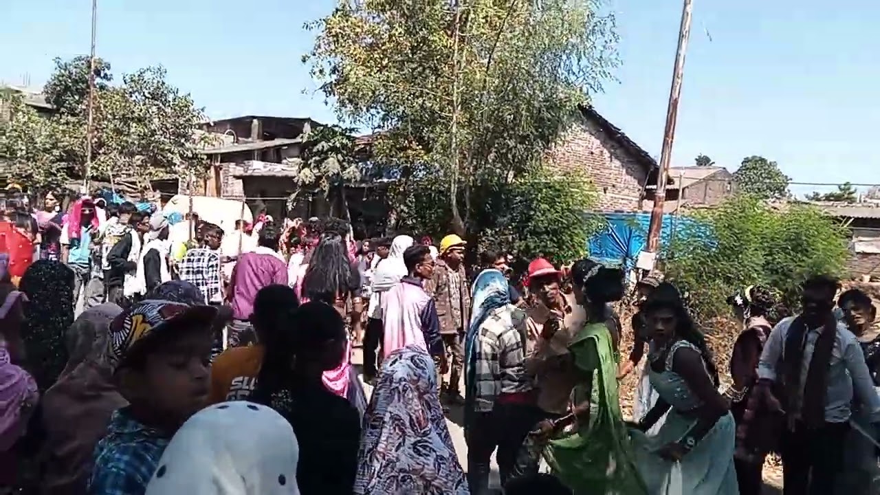 Vadkhut.   Holi gero 