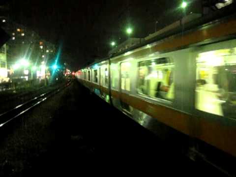 Ｅ２３３系　ホリデー快速おくたま・あきがわ号昭島駅通過