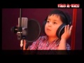 طفل أفغاني يغني آلام شعبه بصوت جميل وحركات واندماج مدهش