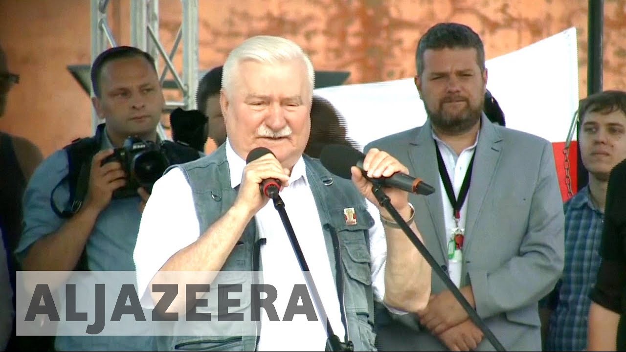 بولندا: الرئيس السابق ينضم إلى الاحتجاجات ضد إصلاحات المحاكم