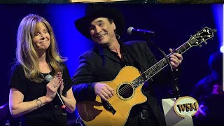 CLINT AND LISA HARTMAN BLACK PERFORM ON THE MASKED SINGER
