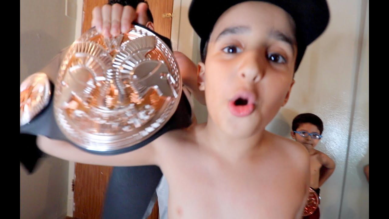 7-ЛЕТНИЙ ЗАЖАРЕЛ 12-ЛЕТНИЙ!! ДИССНЕЙК!!!