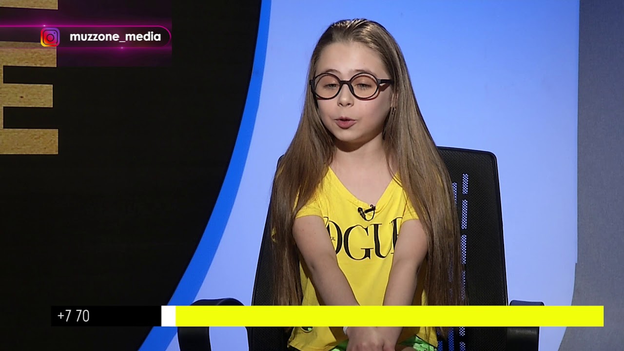 Звездные интервью. В гостях - начинающая певица Каролина Грицай - YouTube