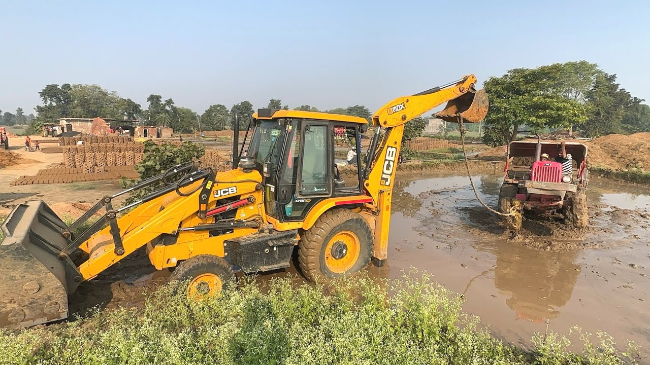 Mahindra 575 with Trolley got Badly Stuck in Mud Tractors Together Pulling by Sonalika | John 