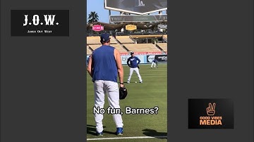 Playing catch with Kershaw is no fun 😂 #LosAngeles #Dodgers #Baseball #ClaytonKershaw #MLB #Playoffs