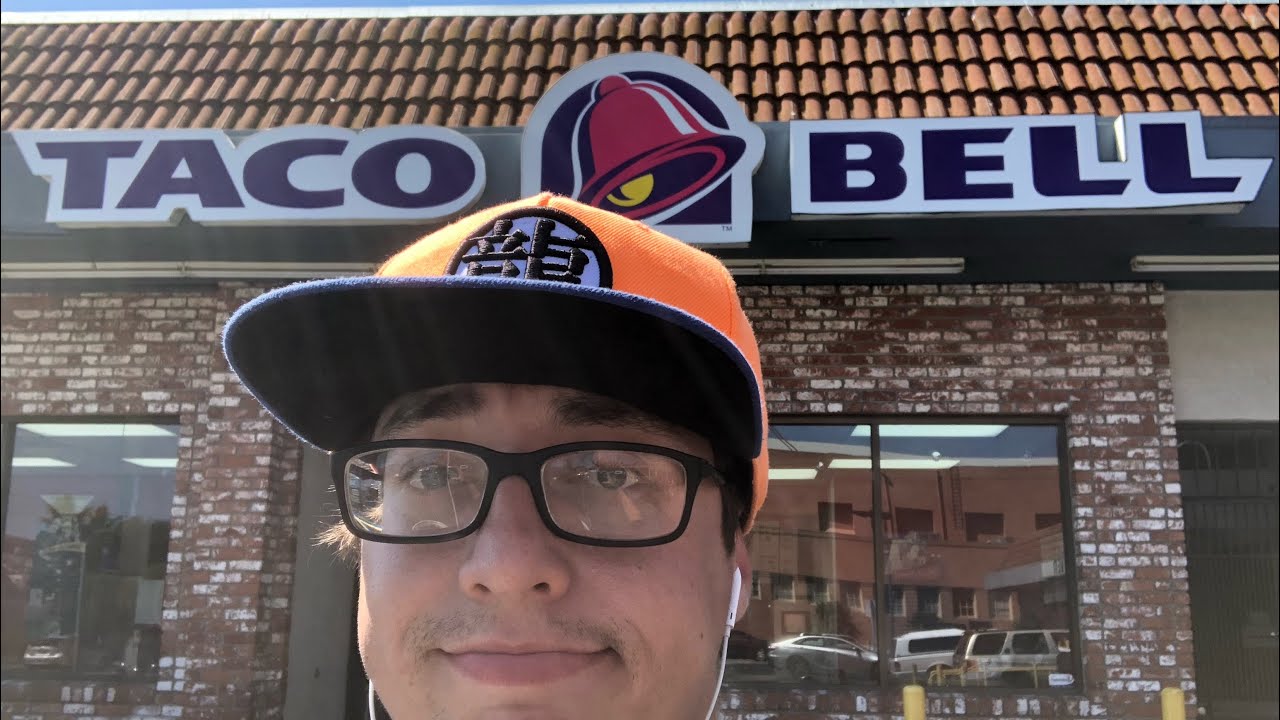 Taco Bell - Comedo Comida “Mexicana” - Estados Unidos - Califórnia Taco Bell - Comedo Comida “Mexicana” - Estados Unidos - Califórnia