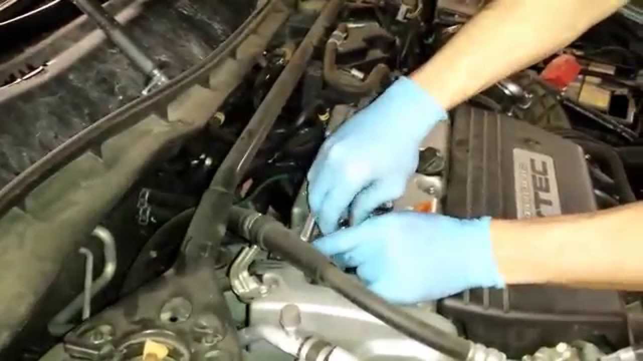 Spark plug removal Honda accord. - YouTube