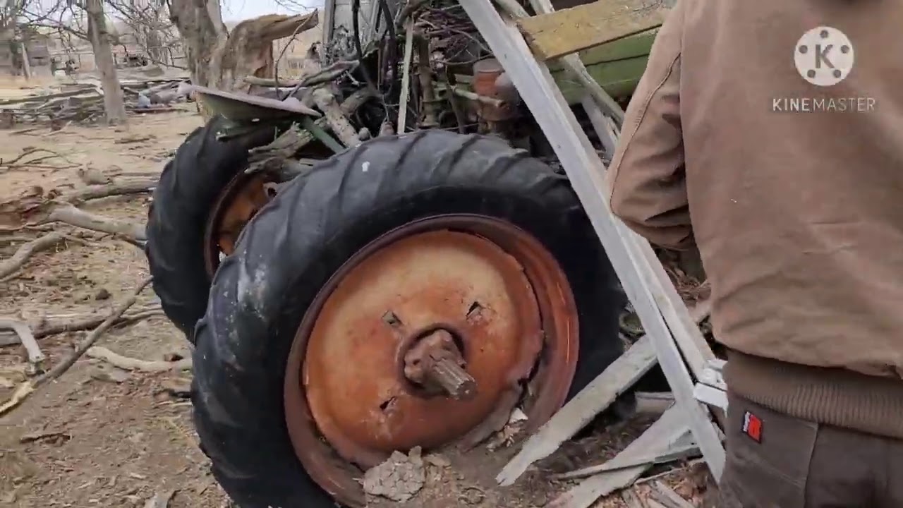 We Pick Another Abandoned Farmstead! Ford trucks, John Deere tractors, Chrysler, and a Caprice 9C1!