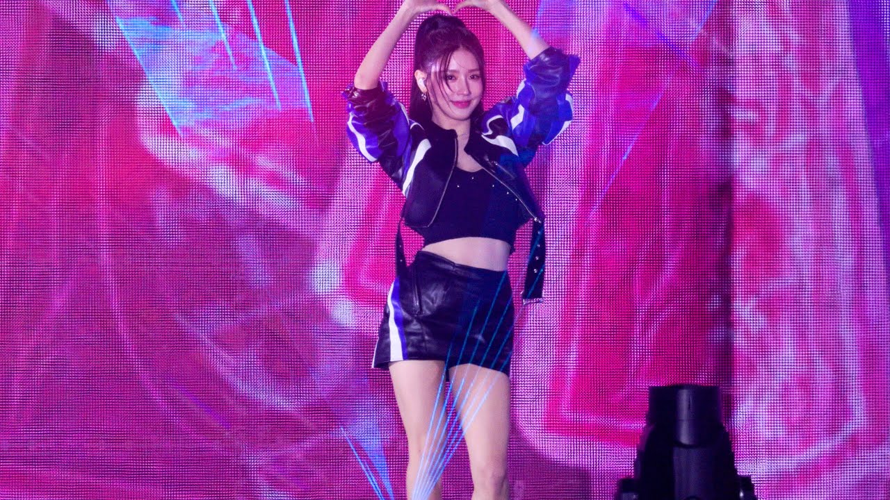 231118 미연 MIYEON 여자아이들 GIDLE '퀸카 Queencard' 4K 60P 직캠 @월즈 팬 페스트 by DaftTaengk