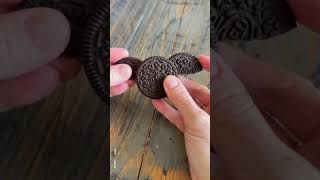 Easy Oreo Halloween Bats! #oreos #haloweenBaking #easyBaking #halloween #halloweenparty #shorts