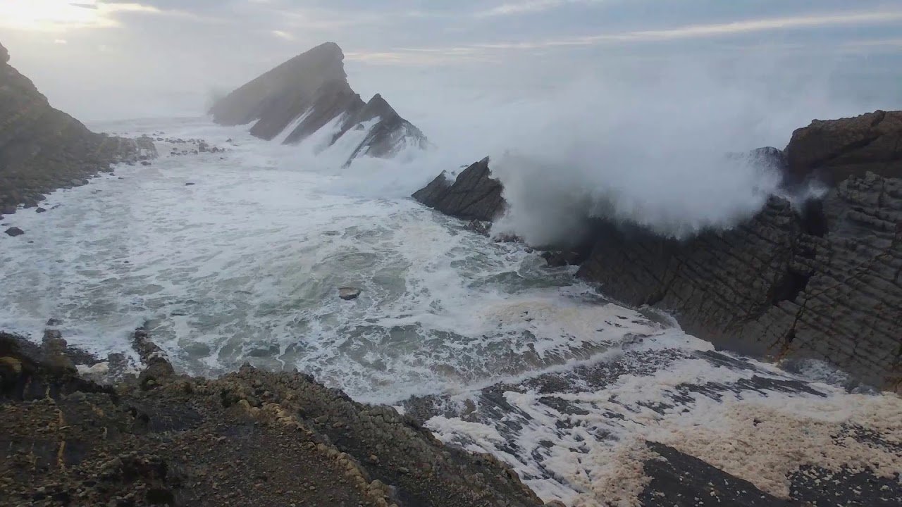 Oleaje sobre el Madero(Cantabria)