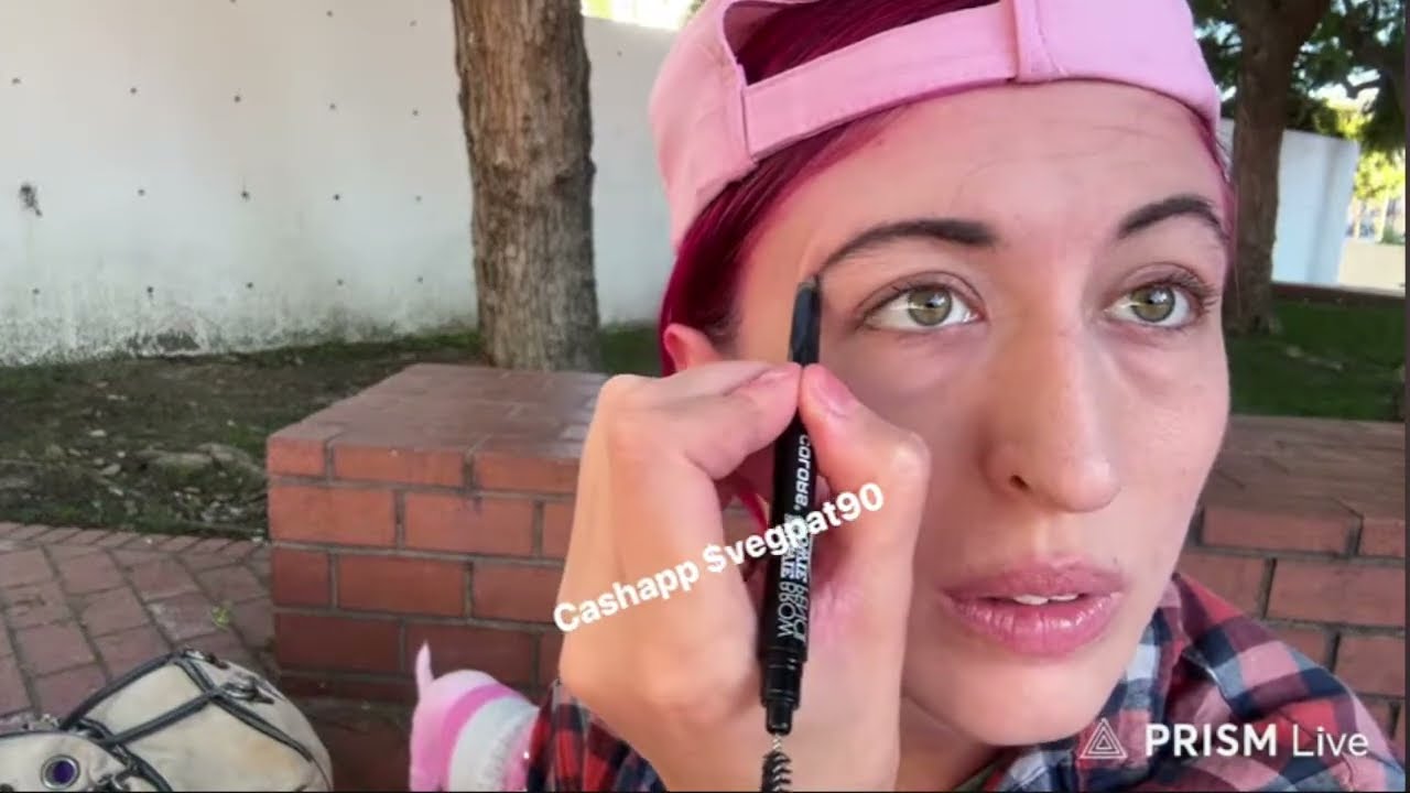 Урок макияжа от Vegan Patriot на улицах Лос-Анджелеса, а также громкие звуки.