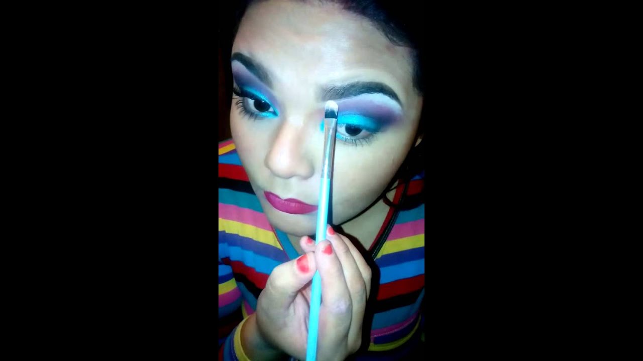 MAQUILLAJE ATREVIDO Y COLORIDO