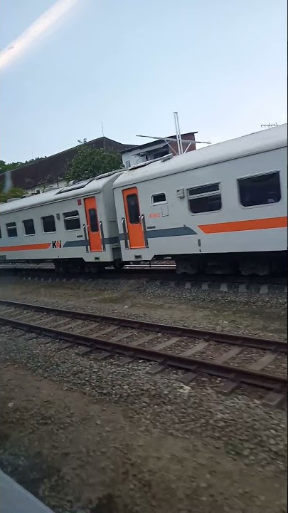 story Wa naik kereta api