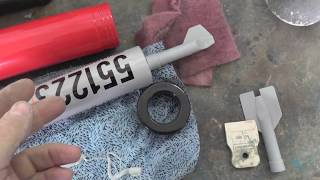 видео: Нанесение герметика на новую дверь. картинка: Нанесение герметика на новую дверь.