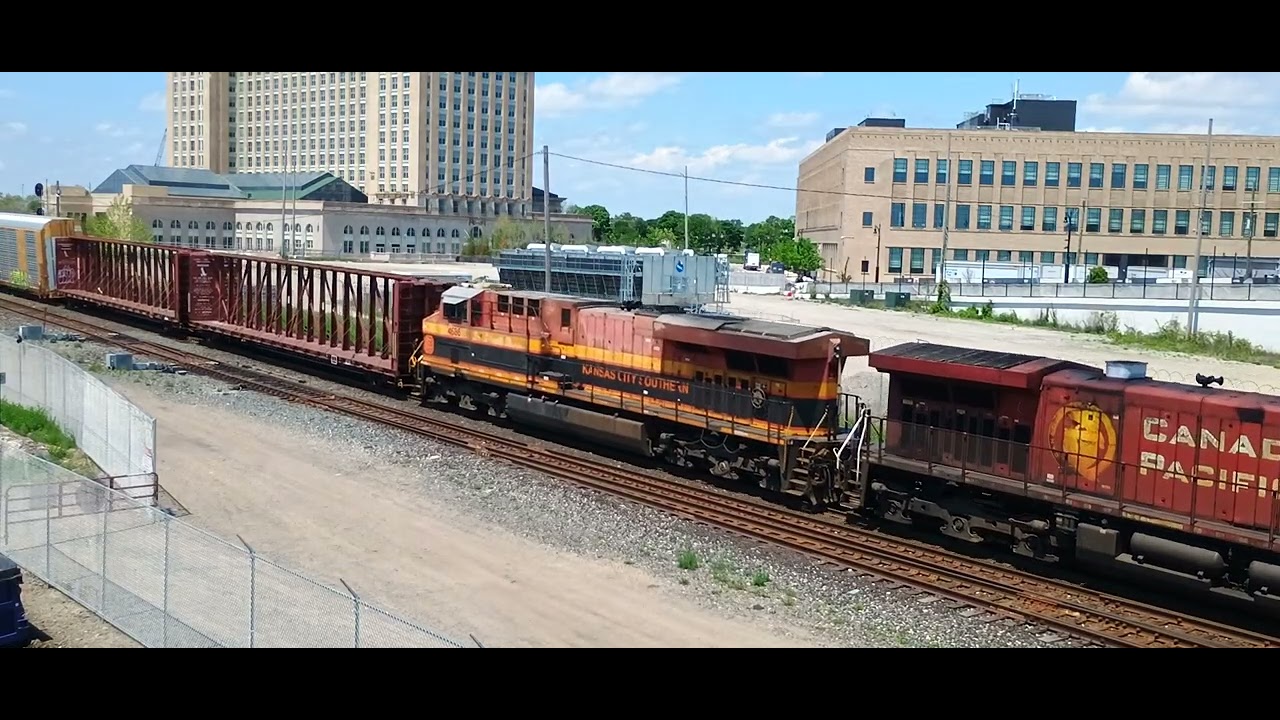 CP 8603 & KCS 4686 leads CPKC H41-22 east in Detroit, MI