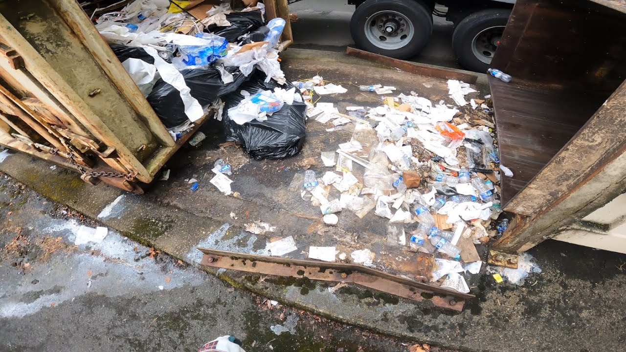 Why Garbage Compactors Are the Worst Loads to Tarp