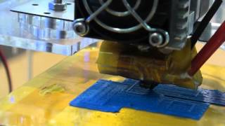 VIA shows off VE-900 Mini-ITX powered MakerBot 3D printer - we print the TT logo