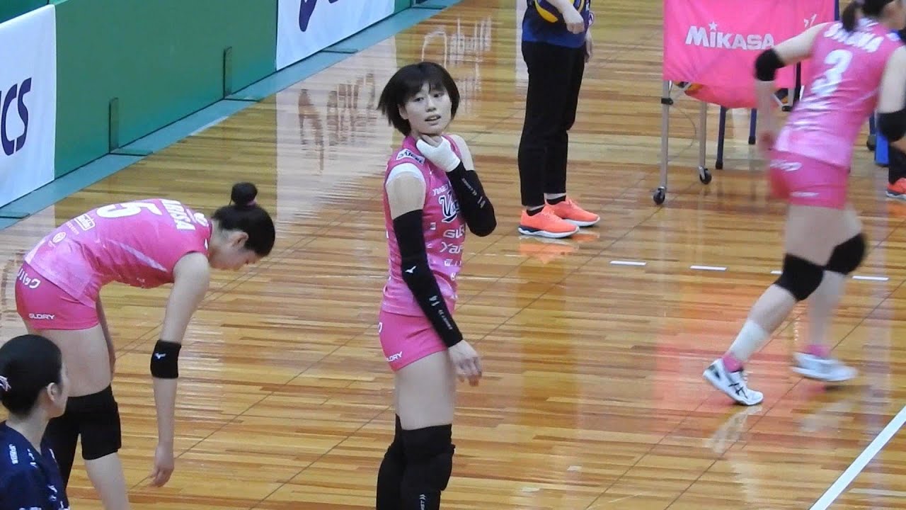 Japanese women's volleyball player V League Victorina Himeji uniform