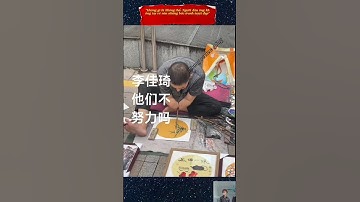 "Xúc động khoảnh khắc người đàn ông không tay vẽ tranh bằng cả tâm hồn"