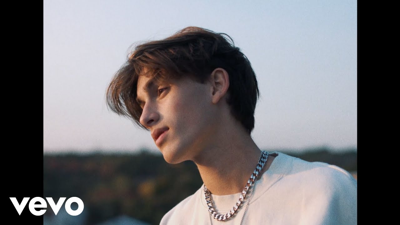 Johnny Orlando - Flaws (Colour Visual: Beige)