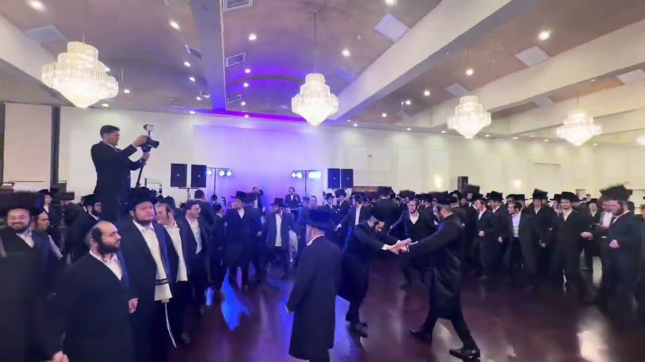 Sruly singer on the keys & Sruly Green @ wedding Shmuly Berger fire 🔥