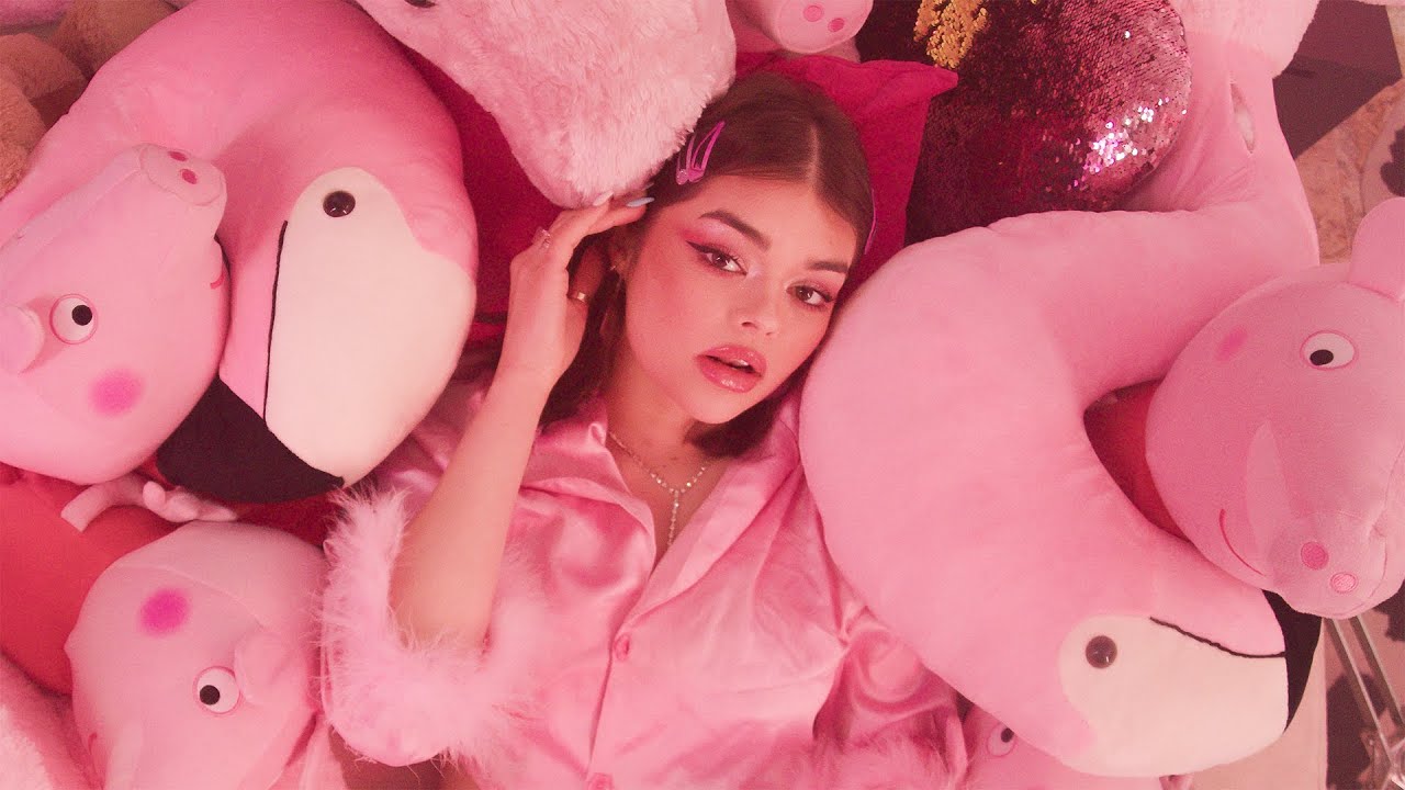 Watch Patrycja Mołczanow- CANDY (Official Music Video) on YouTube Watch Patrycja Mołczanow- CANDY (Official Music Video) on YouTube