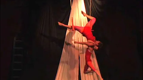 Colleen McKeown and Cat Bodnar: duo trapeze act