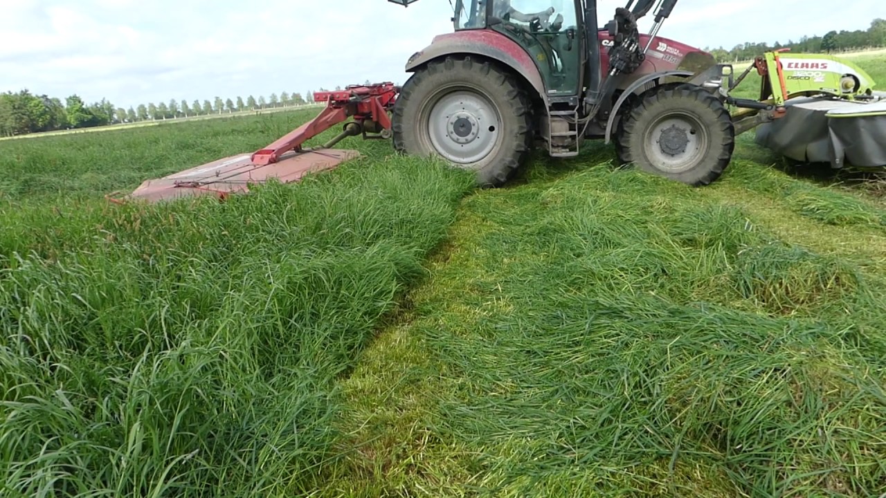 1. Schnitt 2017 Mähen / Case IH Farmall 115 + CLAAS DISCO 3200f + Pöttinger