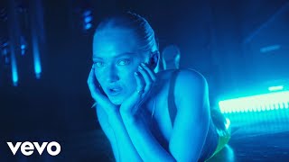 Astrid S - Marilyn Monroe Official Music Video