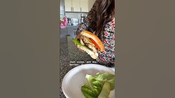 Soft-shell crab 🦀 sandwich 🥪 time! #summersandwiches #wellnstrong