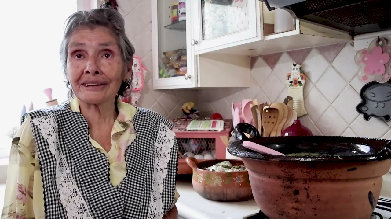 Cocinera tradicional nos enseña el verdadero Mixmole