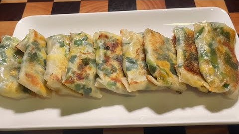 You can use the leftover dumpling wrapper to make this simple Spring Roll, simple and delicious