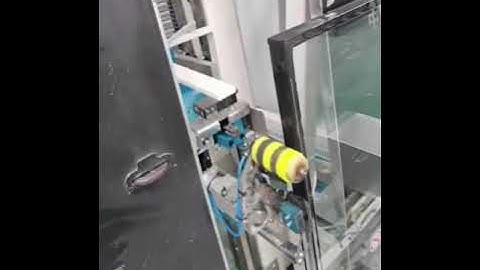 Automatic glass sealing robot for insulating glass
