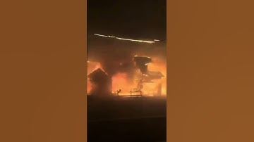 فأصَابها إِعصار فيه نَارٌ فَاحْترقت كذَٰلِك يُبيِّن اللَّهُ لَكُم الْآيات لَعلَّكم تتفكرُون