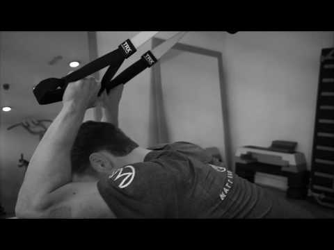 Wideo: Spróbuj tego treningu z piramidą wioślarską podczas twojej następnej wizyty w siłowni