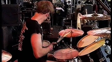 Pearl Jam - MFC (Pinkpop 2000)