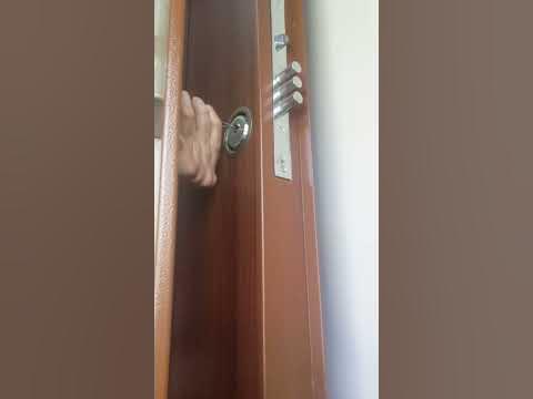 Отключване на блиндирана врата с фабрична ключалка - YouTube