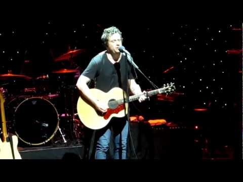 Will Hoge singing Damn Spotlight