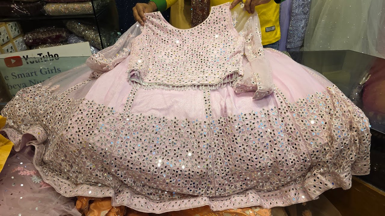 ১/২ পিস আছে এইজন্য ৭০% ডিসকাউন্টে লেহেঙ্গা,গাউন,গর্জিয়াস ড্রেস ঈদ কালেকশন #help_talk 