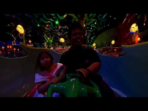Spinning Under the Sea at Tokyo DisneySea 🐚🎢 (Scuttle’s Scooters Ride)