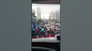 Jl.  Jenderal Sudirman Jakarta , macet parah, Kamis sore