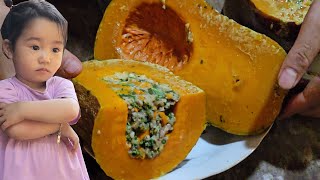 Make stuffed squash. The peaceful life of mother and daughter