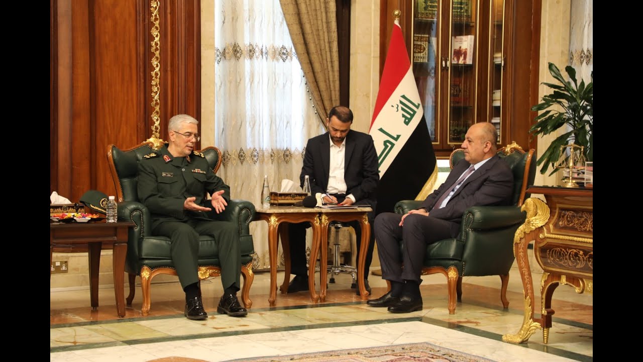 وزير الدفاع يلتقي رئيس اركان الجيش الإيراني